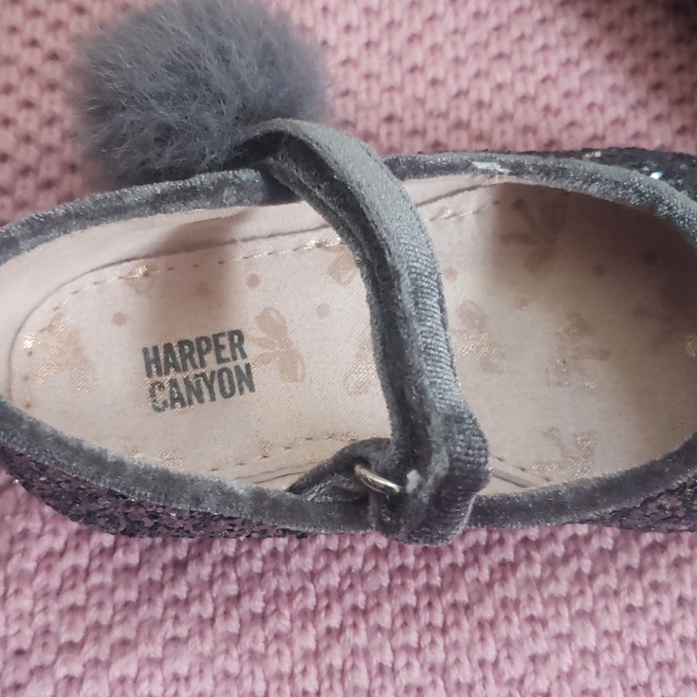 Shoes - Picture 4 of 5